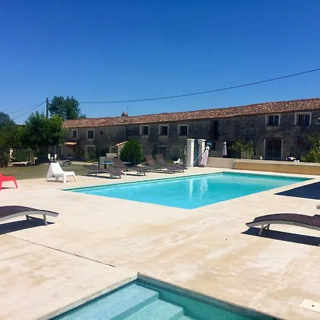La Belle Maison Contre (Charente-Maritime)